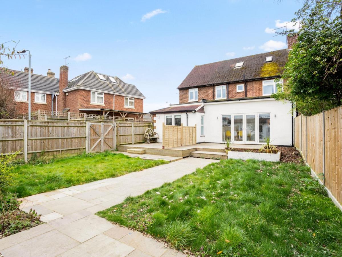 Pass The Keys Spacious And Very Modern Family Home, Central Windsor Eksteriør billede
